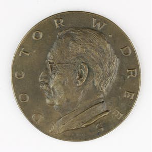 Albert Termote - Bronzen penning: Dr W. Drees, 1951 kopen? Bied vanaf 70!