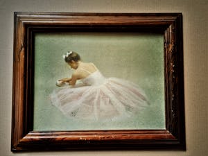Niet of onleesbaar gesigneerd - Knap geschilderd jaren 50 impressionistisch olieverf "zittende Ballerina" kopen? Bied vanaf 1!