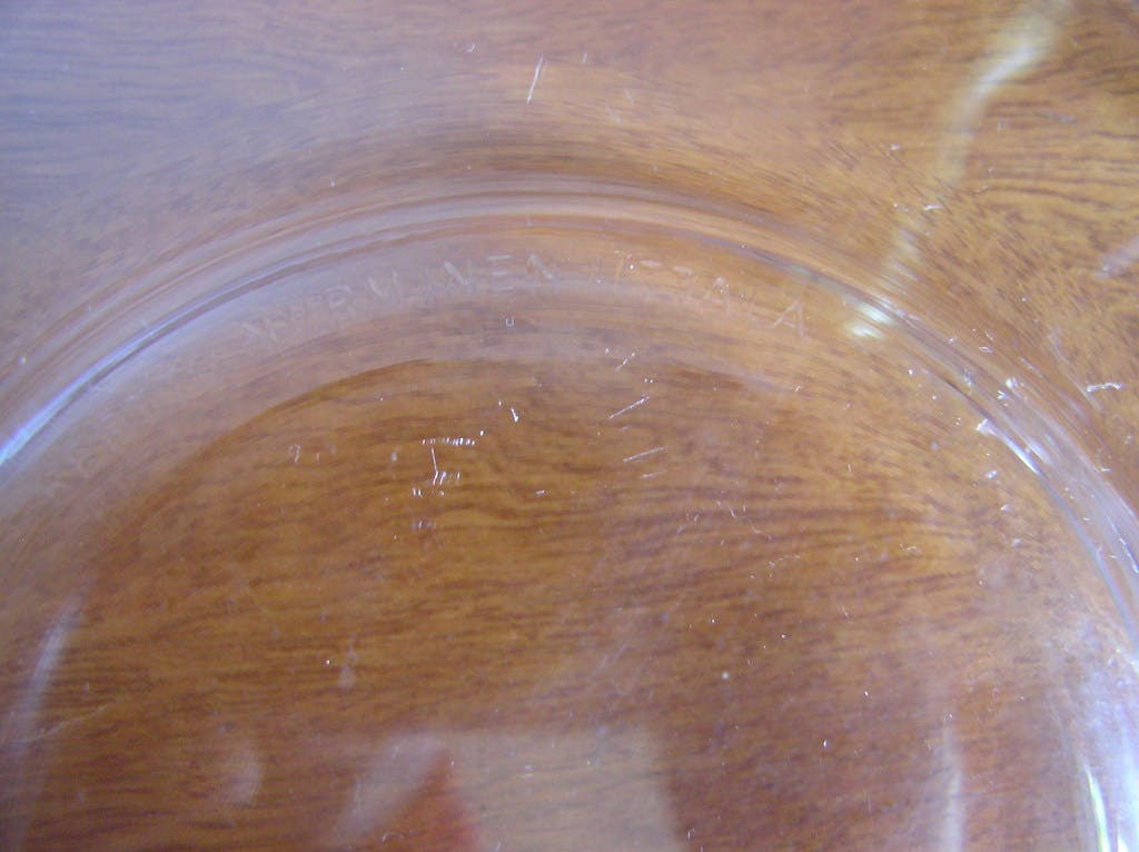 Niet of onleesbaar gesigneerd - Iitala twee helder glazen serveerschalen in nieuwstaat, ontwerp Kerttu Nurminen kopen? Bied vanaf 8!