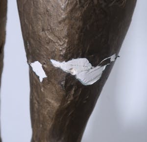 Toon Gielen - Beschilderd gips, Vrouwenfiguur op sokkel (Zeer groot en zwaar) kopen? Bied vanaf 1!