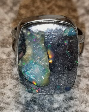 Niet of onleesbaar gesigneerd - Zilveren ring met Ethiopische opaal kopen? Bied vanaf 10!