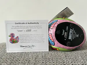 Romero Britto - Love Duck Heart kopen? Bied vanaf 50!
