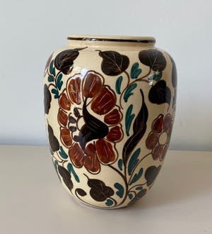 Niet of onleesbaar gesigneerd - Italiaanse Jugendstil aardewerken vaas kopen? Bied vanaf 1!