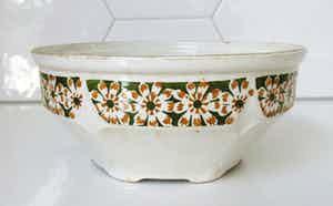 Niet of onleesbaar gesigneerd - Jugendstil zeshoekige Faience aardewerken jardiniere verkocht voor € 10!