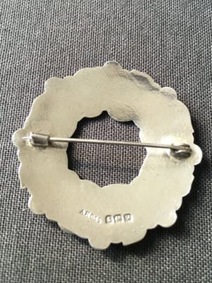 1e gehalte Zilver - email bloemenbroche gesigneerd Alfred Horatio Darby & Son kopen? Bied vanaf 45!