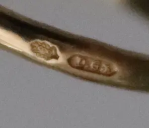Buy Antieke 14 karaat gouden ring met granaat steen? Bid from 450!