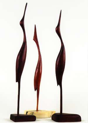 Niet of onleesbaar gesigneerd - 3 gestileerde houten vogels Hoog 36, 39 en 41 cm verkocht voor € 1!