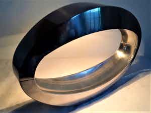 Design tafellamp met rvs/aluminium look merk Massive i.c.m. Philips verkocht voor € 50!