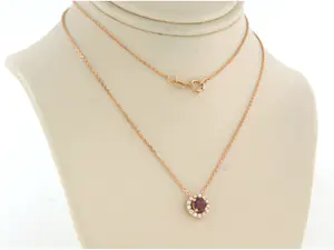 14k rosé gouden collier met  robijn en briljant geslepen diamant 0.10 ct - 45 cm kopen? Bied vanaf 240!