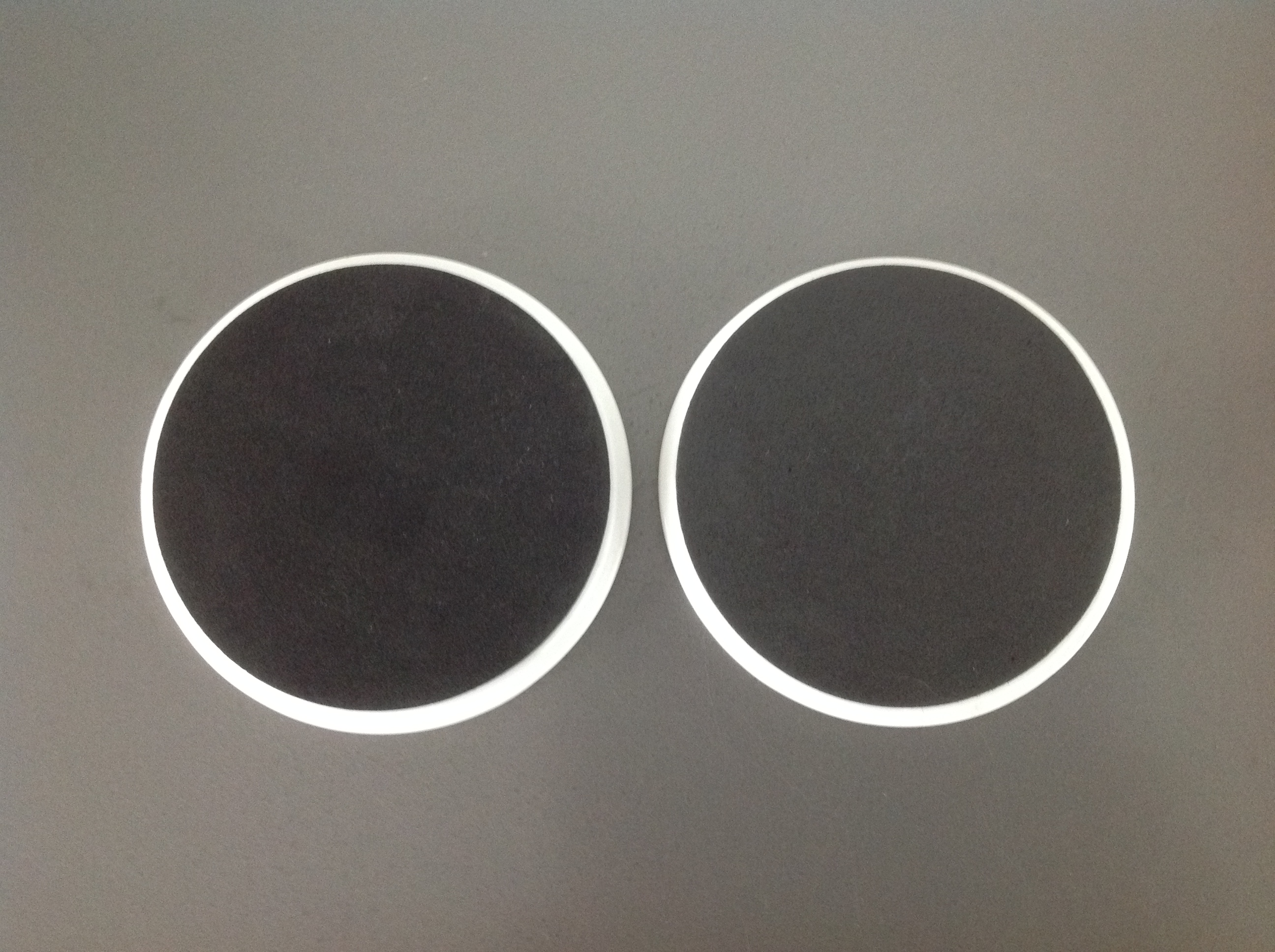 Corneille - Twee schaaltjes en twee onderzetters kopen? Bied vanaf 18!