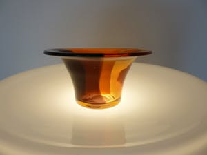 Bernard Heesen - Drie kleuren glazen kom uit glasblazerij “De Oude Horn Acquoy” kopen? Bied vanaf 25!