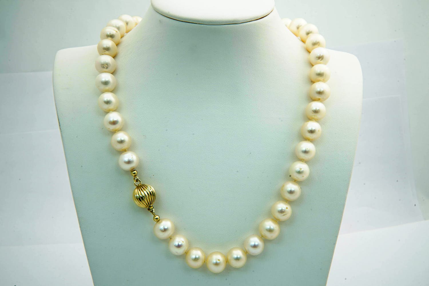 120 - Fraai vintage (cultive) parel halssieraad met 14Kt gouden pastonslot kopen? Bied vanaf 220!