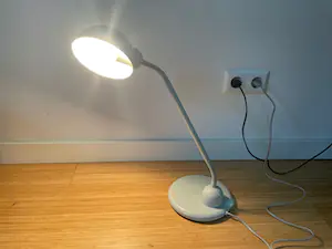 Niet of onleesbaar gesigneerd - Franse grijze metalen bureaulamp kopen? Bied vanaf 1!