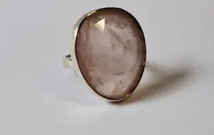 Nieuwe Mooie zilveren ring gezet met facetgeslepen Rozenkwarts. kopen? Bied vanaf 60!