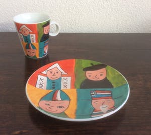 Plateelfabriek Schoonhoven N.V. - VIER KOPJES met GEBAKSBORDJE kopen? Bied vanaf 20!