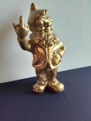 Niet of onleesbaar gesigneerd - Fraaie vergulde "Fuck" kabouter kopen? Bied vanaf 1!