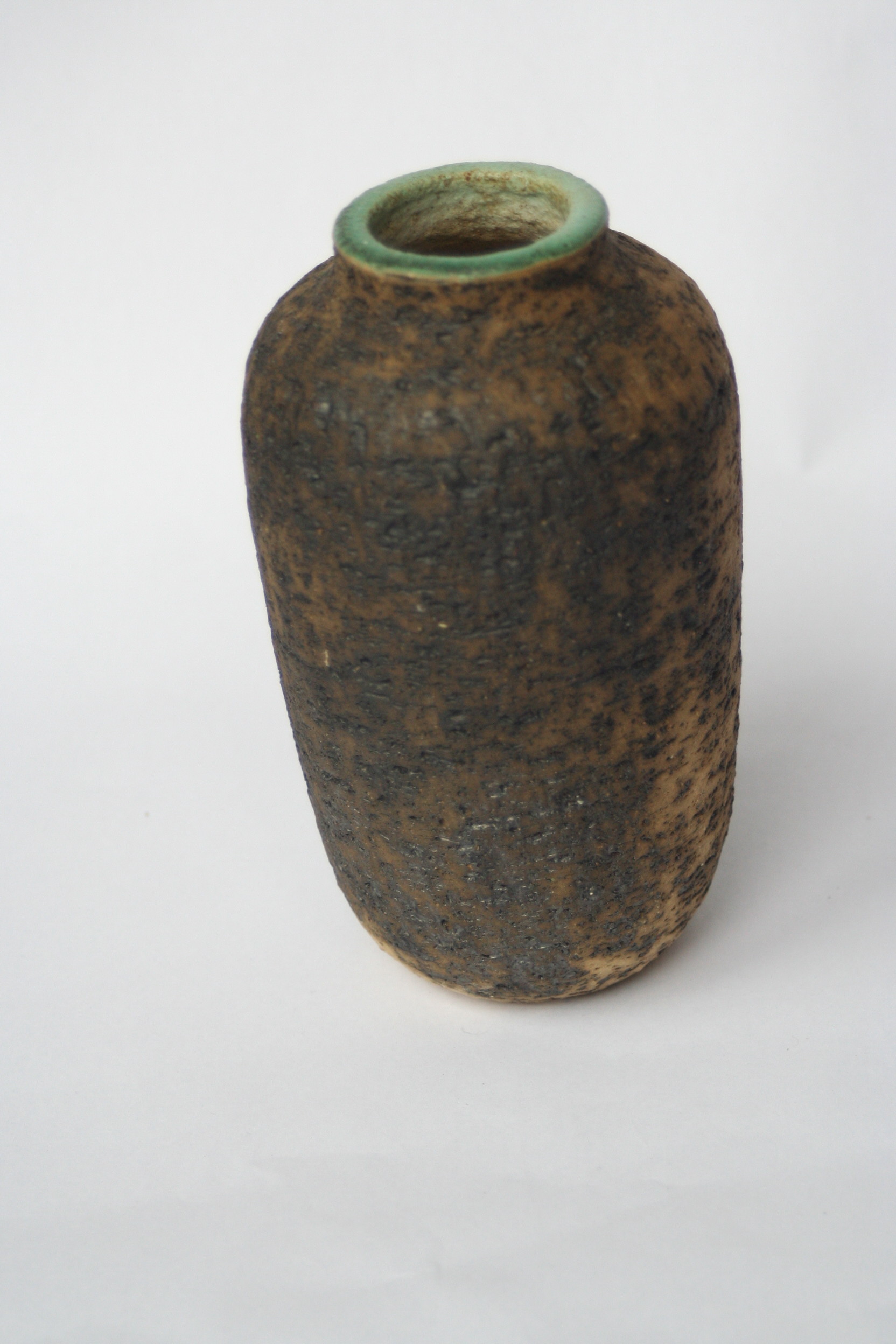 Pieter Groeneveldt - vaasje - decoratie berkenbast - stempel periode 1952-1972 kopen? Bied vanaf 1!