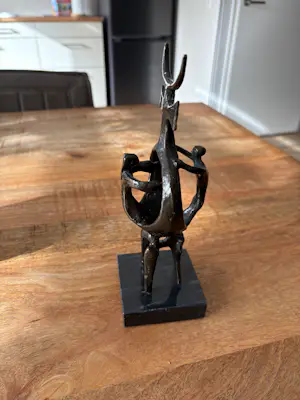 Joep Coppens - Brons kunstwerk van Joep Coppens. Getiteld Samen kopen? Bied vanaf 150!