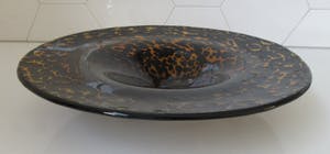 Niet of onleesbaar gesigneerd - Zeer grote art deco kunstglazen schaal in schilpad motief kopen? Bied vanaf 10!