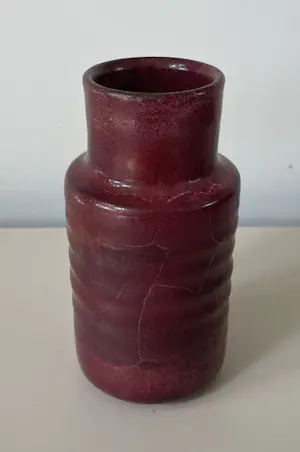 Mobach Keramiek - Ossenbloed rood craquele vaasje kopen? Bied vanaf 20!
