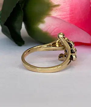 AcheterVintage cocktailring van 18 karaat geelgoud met diamanten? Enchérissez de 1500!