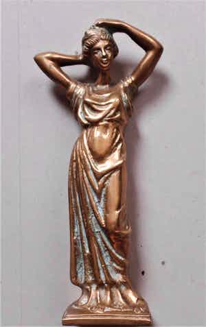 Brons (Onbekend) - Poserende Vrouw - Beeld Art Nouveau verkocht voor € 39!