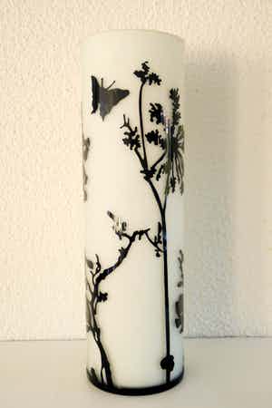 Niet of onleesbaar gesigneerd - Cameo vaas verkocht voor € 10!