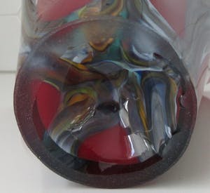 Niet of onleesbaar gesigneerd - Murano rode en meerkleurige witte opaline Fazzoletto vaas kopen? Bied vanaf 10!