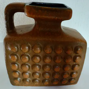 Niet of onleesbaar gesigneerd - VEB Haldensleben 4074 Fat Lava blokvaas. kopen? Bied vanaf 1!