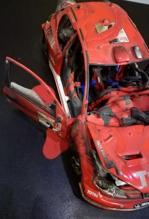 Bernard Aubertin - Voiture Brûlé - Uniek werk - 32 x 42 x 13 cm - Catalogus en Certificaat kopen? Bied vanaf 650!