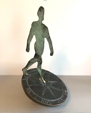 Desiree Tonnaer - “ Mens op de zonnewijzer “ XL versie kopen? Bied vanaf 95!