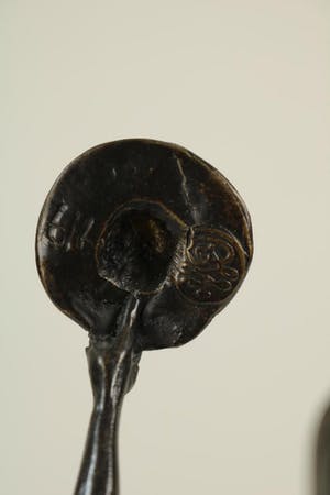 Frans van Straaten - brons: clown met masker kopen? Bied vanaf 395!