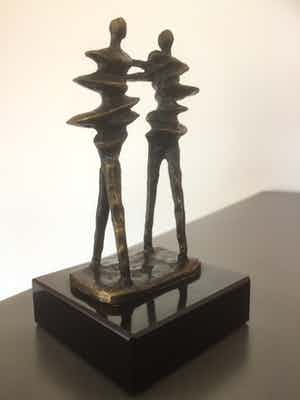 Brons (Onbekend) - Twee vriendinnen verkocht voor € 35!