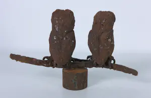 Paul Beckers - Twee sculpturen van ijzer en terracotta, Vogels + boek! kopen? Bied vanaf 200!