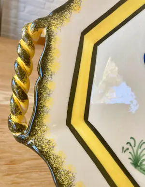 Quimper Faience - Henriot Quimper Schaal met Bretons Danspaar kopen? Bied vanaf 20!