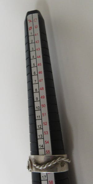 Niet of onleesbaar gesigneerd - Vintage Studio zilveren ring - 1e gehalte zilver (925) kopen? Bied vanaf 1!