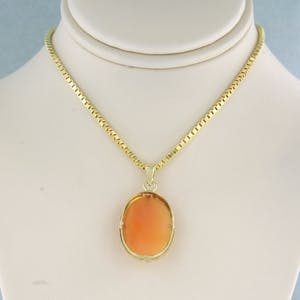 14k geel gouden collier met een gouden camee hanger - 50 cm lang kopen? Bied vanaf 280!