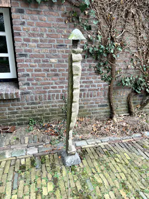 Rainer Fest - Japans huisje uit graniet gehouwen en op dunne granieten sokkel kaufen? Bieten Sie von 1000!