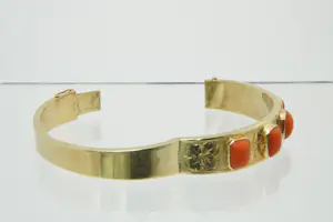 35-  Zware & fraai bewerkte 14 karaat gouden armband met bloedkoraal kopen? Bied vanaf 1400!