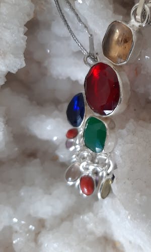 Zilveren ketting 925 met edelstenen hanger kopen? Bied vanaf 10!