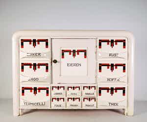 Houten kruidenkastje met porseleinen lades verkocht voor € 100!