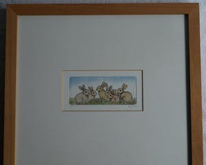 Birgit Krabiell - Ingelijste kleurenets , Konijntjes – 1987 kopen? Bied vanaf 1!