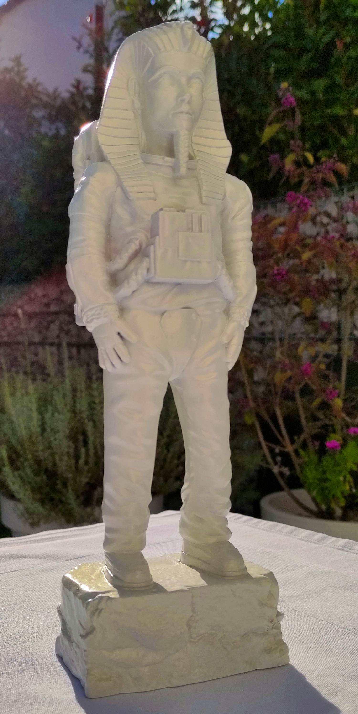 Imbue - XL Ancient Astronaut Tutankhamun (Pearl White) kopen? Bied vanaf 270!