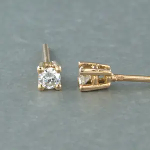 18k rose gouden solitair oorknoppen met briljant geslepen diamant tot. 0,20ct kopen? Bied vanaf 220!