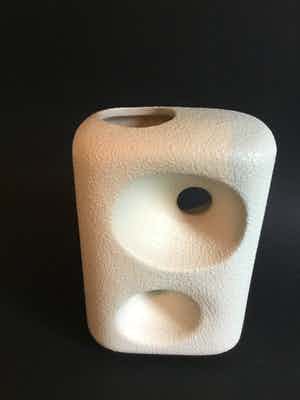 Bertoncello - Witte keramiek vaas met 2 gaten verkocht voor € 1!