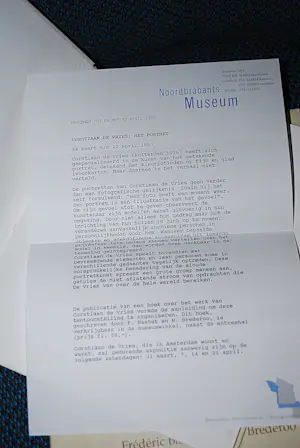 Corstiaan de Vries - 2 identieke boeken, 1x gesigneerd kopen? Bied vanaf 40!