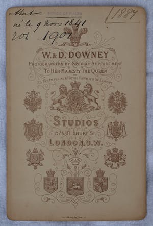 Niet of onleesbaar gesigneerd - 5 foto’s uit de 19e eeuw , Queen Victoria – o.a. Lafayette , W. & D. Downey… kopen? Bied vanaf 1!