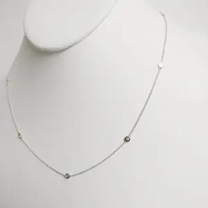 AcheterDiamanten halsketting? Enchérissez de 565!