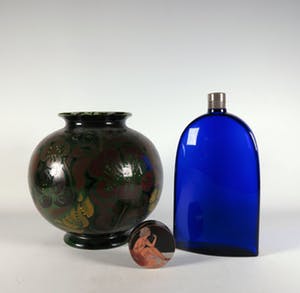 Groninger Steenfabrieken - Plateel, glas en bakeliet, Lot van een vaas, zeepdoosje en parfumfles kopen? Bied vanaf 10!