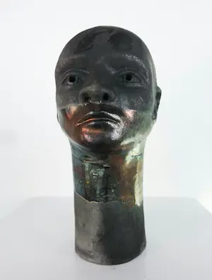 Ida De Roy - Set van twee sculpturen van keramiek, Hoofden kopen? Bied vanaf 200!